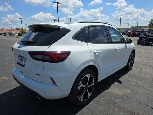 2025 Ford Escape ST-Line Elite