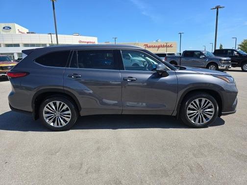 2021 Toyota Highlander Platinum
