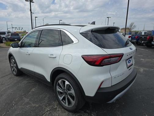 2025 Ford Escape Platinum
