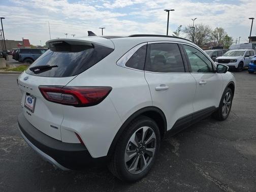 2025 Ford Escape Platinum