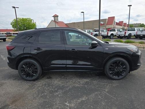 2025 Ford Escape ST-Line Elite