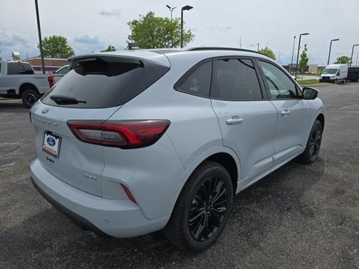 2025 Ford Escape ST-Line Elite
