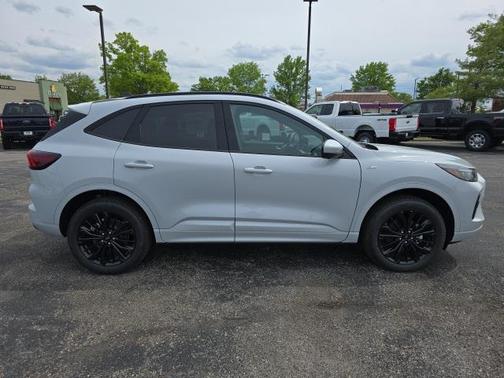 2025 Ford Escape ST-Line Elite