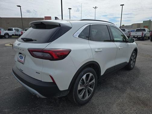 2025 Ford Escape Platinum