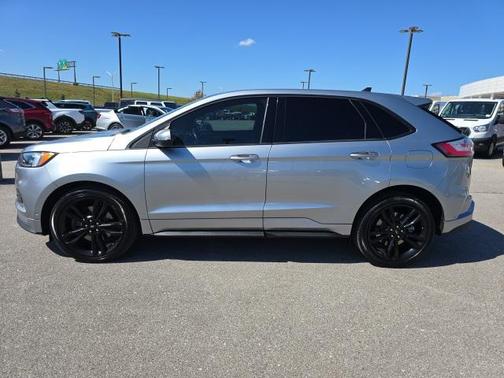 2022 Ford Edge ST