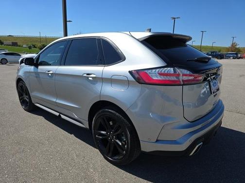 2022 Ford Edge ST