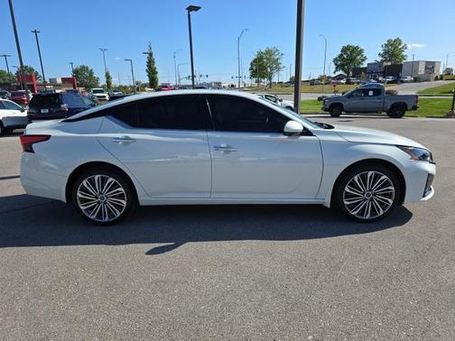 2023 Nissan Altima 2.5 SL