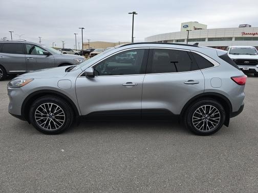 2022 Ford Escape TITANIUM