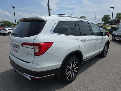 2022 Honda Pilot AWD Elite