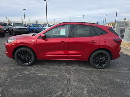 2025 Ford Escape ST-Line Elite