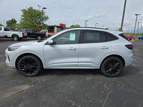 2025 Ford Escape ST-Line Elite