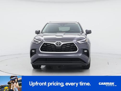 Gray 2024 Toyota Highlander XLE