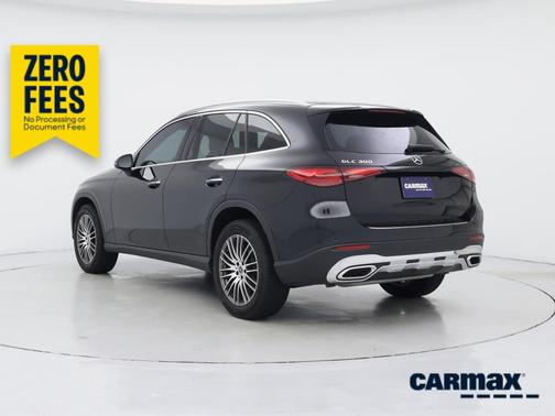 Black 2025 Mercedes-Benz GLC 300