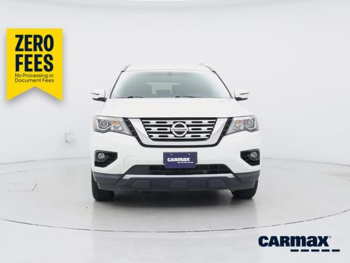 White 2019 Nissan Pathfinder SV