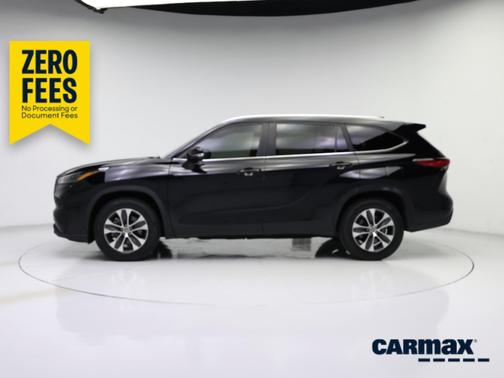 Black 2023 Toyota Highlander XLE