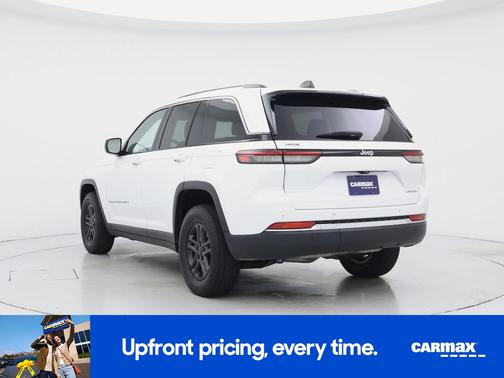 White 2022 Jeep Grand Cherokee Laredo