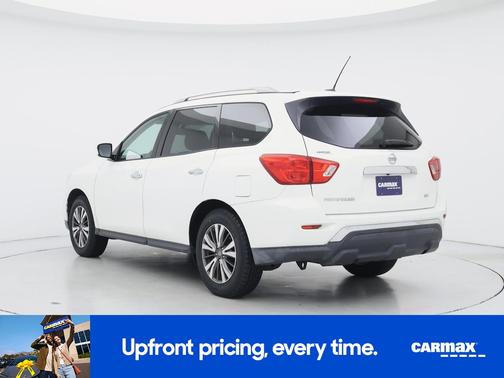 White 2017 Nissan Pathfinder SV