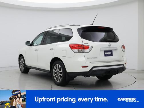 2016 Nissan Pathfinder SV