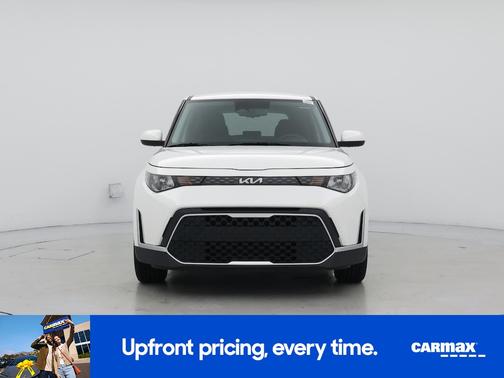 White 2023 Kia Soul LX