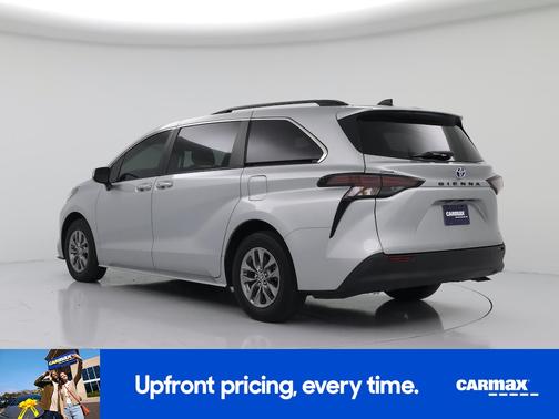 2023 Toyota Sienna LE