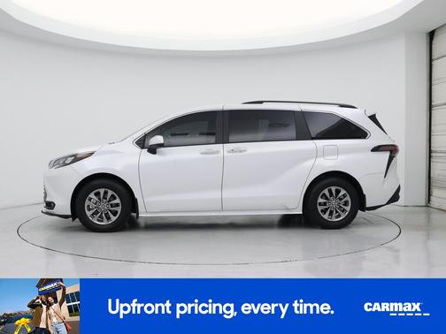 2025 Toyota Sienna XLE