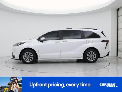 2025 Toyota Sienna XLE