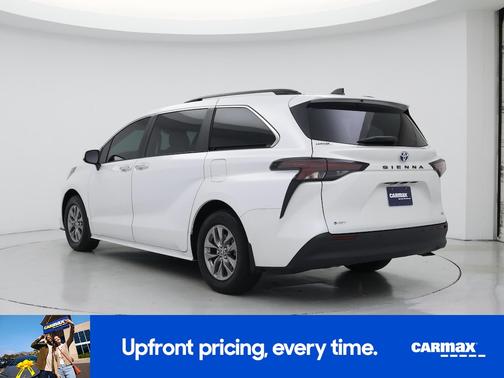 2025 Toyota Sienna XLE