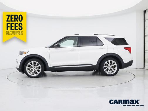 White 2022 Ford Explorer Platinum