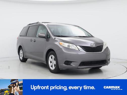 Silver 2014 Toyota Sienna LE