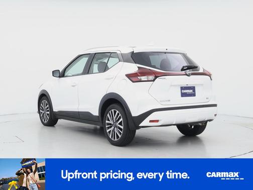 White 2022 Nissan Kicks SV