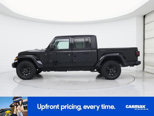 Black 2022 Jeep Gladiator Altitude
