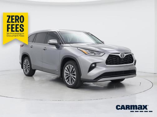 Gray 2025 Toyota Highlander Hybrid XLE
