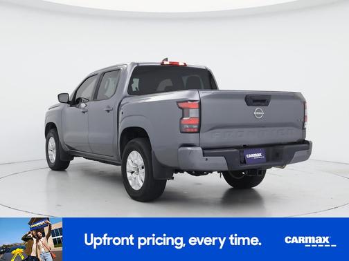 Gray 2022 Nissan Frontier SV