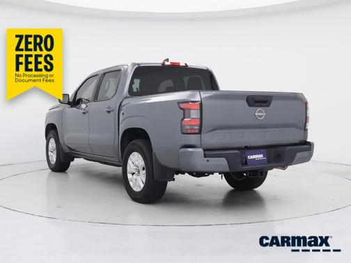 Gray 2022 Nissan Frontier SV