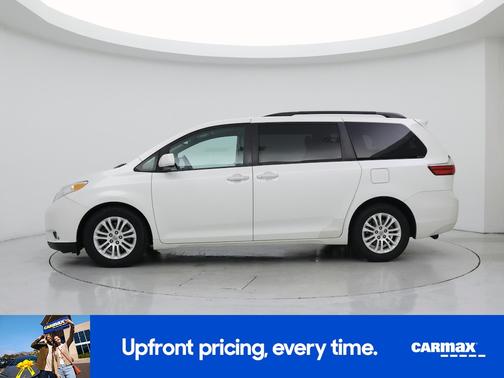 White 2016 Toyota Sienna XLE Premium
