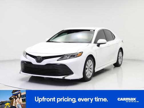 White 2018 Toyota Camry LE