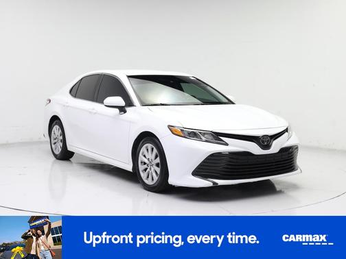 White 2018 Toyota Camry LE