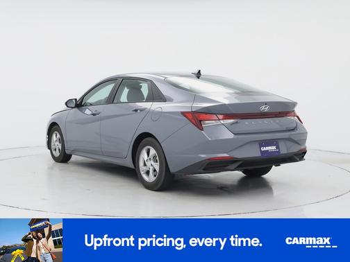 Gray 2022 Hyundai ELANTRA SE