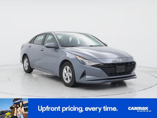 Gray 2022 Hyundai ELANTRA SE