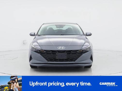 Gray 2022 Hyundai ELANTRA SE