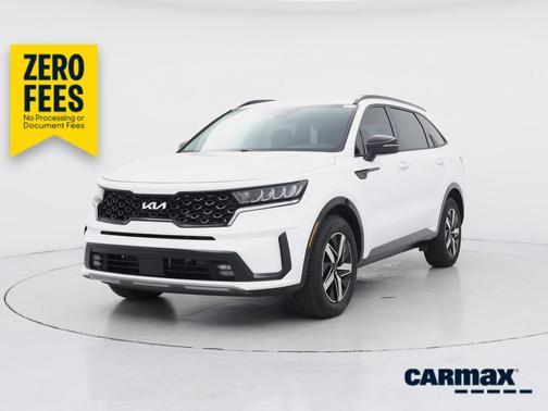 White 2023 Kia Sorento EX
