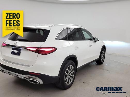 White 2023 Mercedes-Benz GLC 300