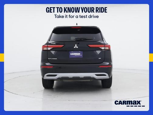 Black 2022 Mitsubishi Outlander SE