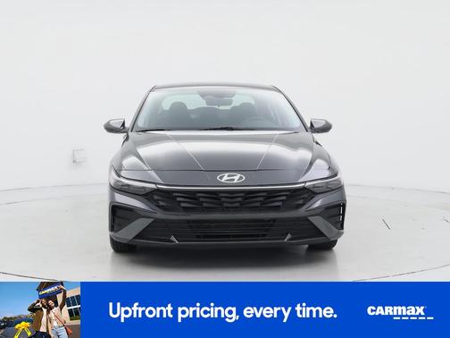 Gray 2025 Hyundai ELANTRA SE