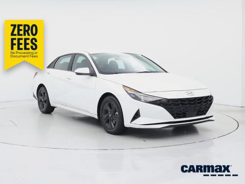 White 2022 Hyundai ELANTRA SEL