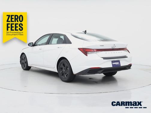 White 2022 Hyundai ELANTRA SEL