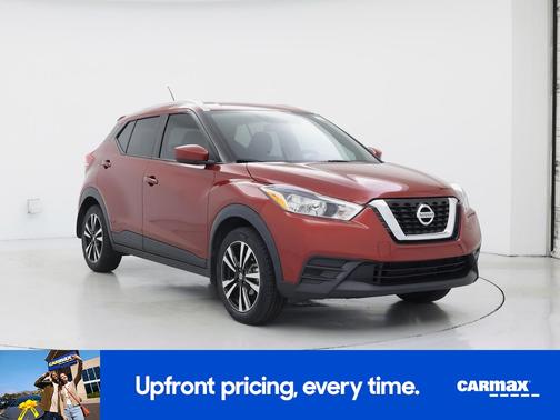 Red 2019 Nissan Kicks SR