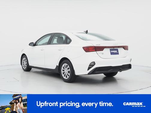 White 2022 Kia Forte FE