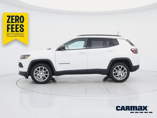 White 2022 Jeep Compass Latitude Lux