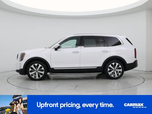 White 2022 Kia Telluride S